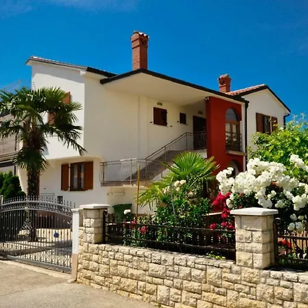 Natasa Apartman *